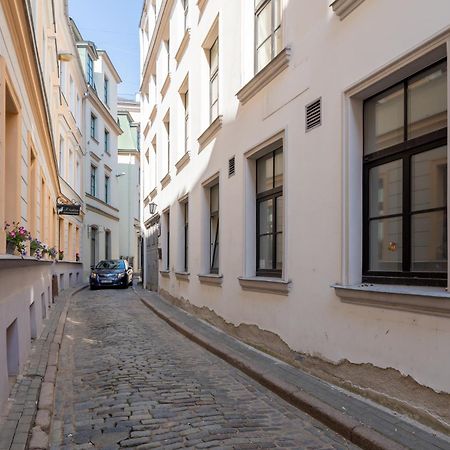 Spacious 1-Bedroom Apartment In The Heart Of Old Town リガ エクステリア 写真