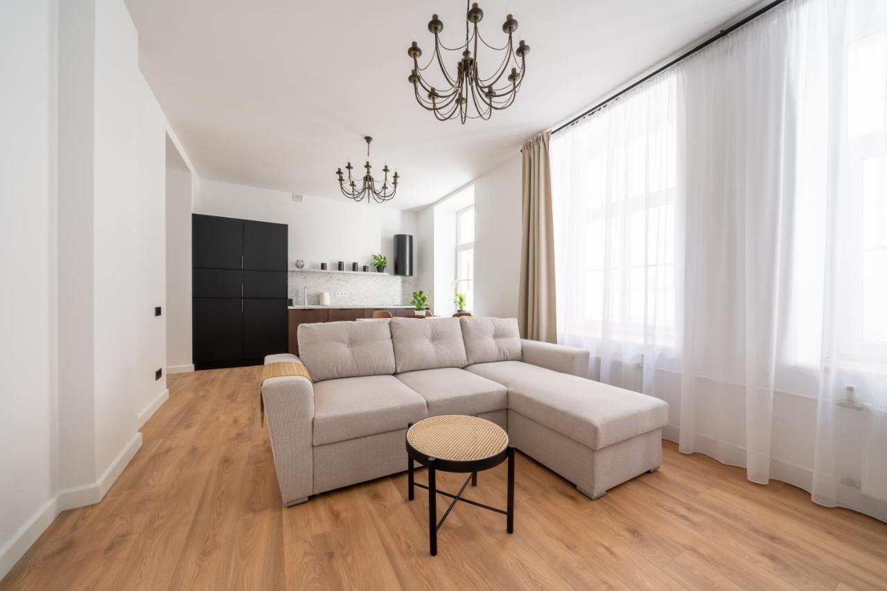 Spacious 1-Bedroom Apartment In The Heart Of Old Town リガ エクステリア 写真