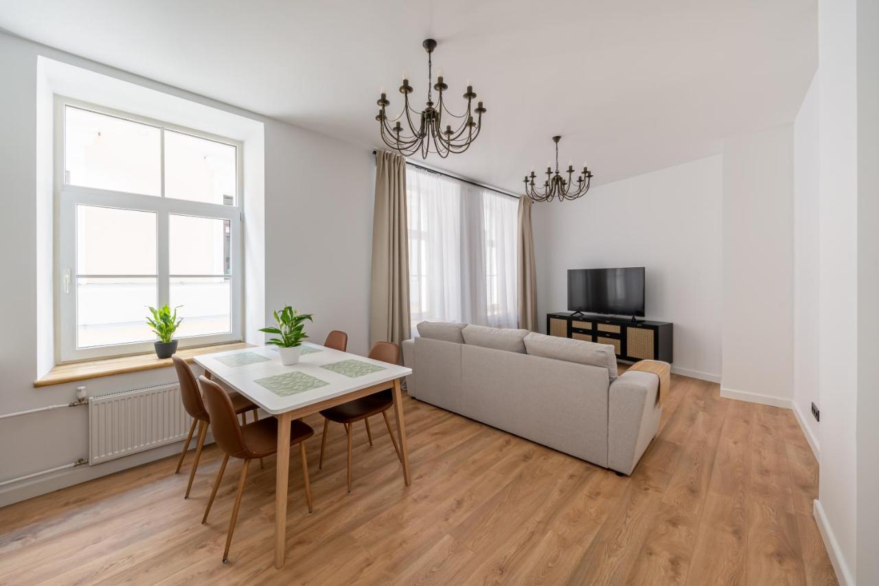 Spacious 1-Bedroom Apartment In The Heart Of Old Town リガ エクステリア 写真