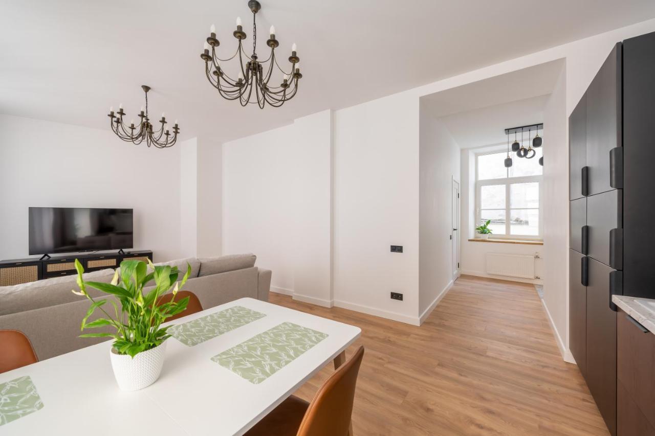 Spacious 1-Bedroom Apartment In The Heart Of Old Town リガ エクステリア 写真
