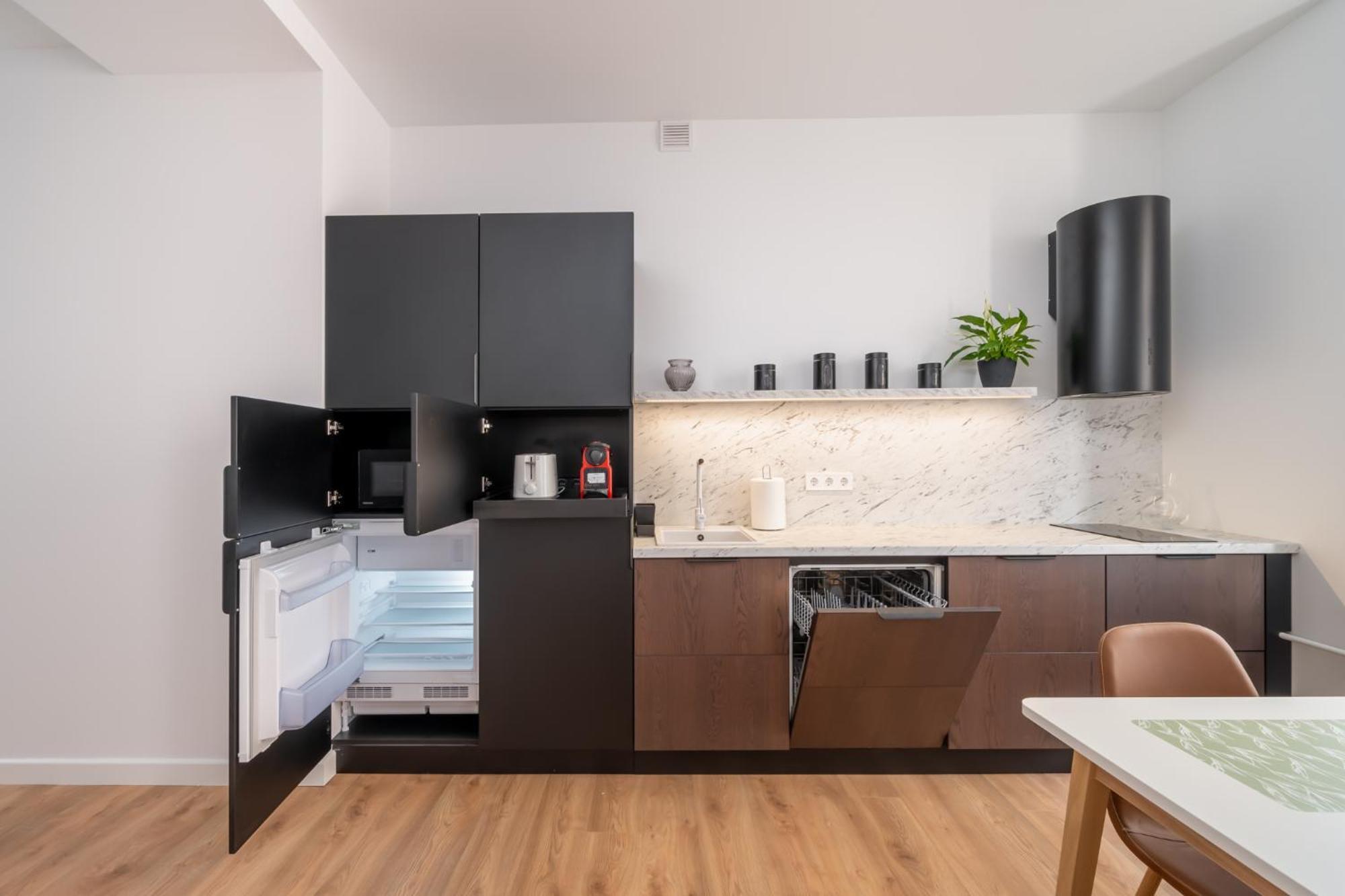 Spacious 1-Bedroom Apartment In The Heart Of Old Town リガ エクステリア 写真